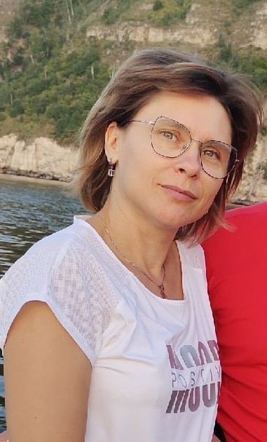 Pojedinačna fotografija pete osobe za spajanje u porodični portret